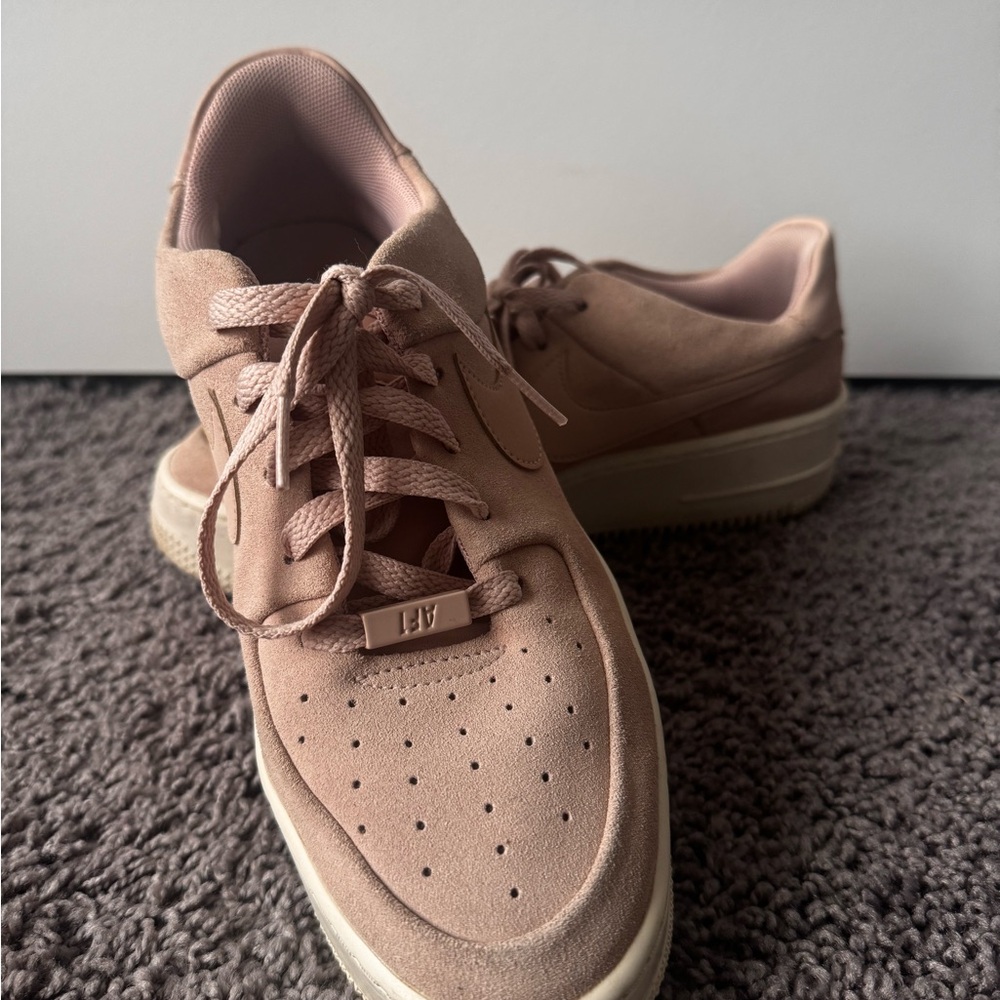 Nike Women's Pink Sneakers